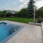 Hard Limestone Natural Stone levante Crema antique Terrace Slabs with Pool