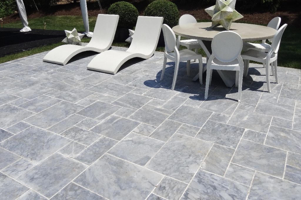 Stone patio slabs in grey in various sizes
