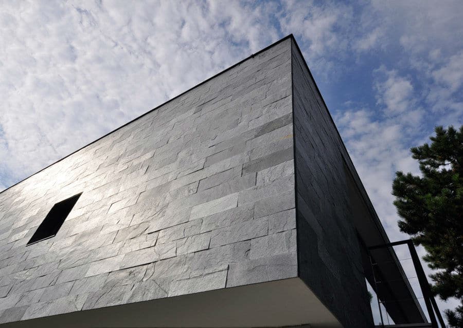Naturstein Fassade Schiefer grau