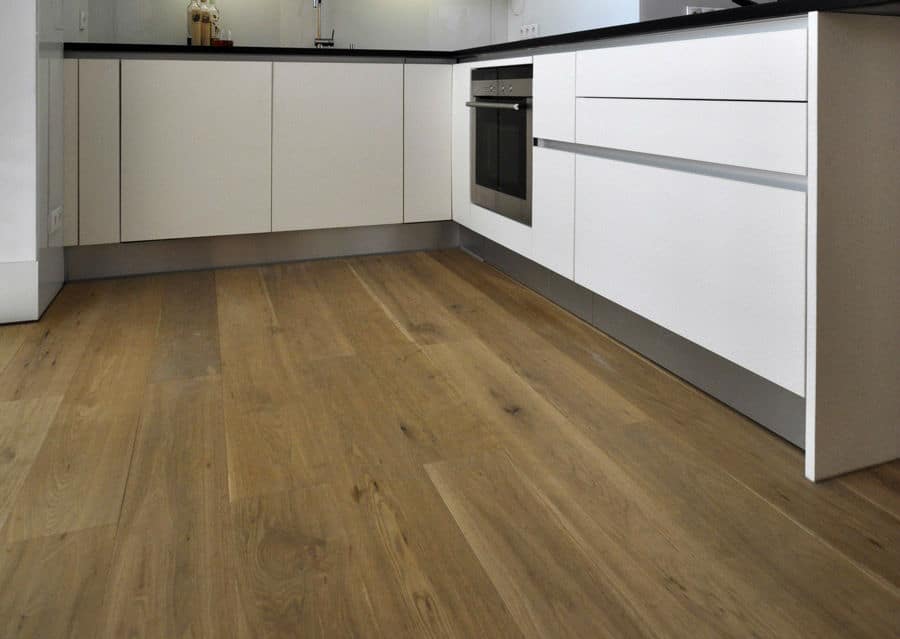 ;e tavole del pavimento di quercia cucina