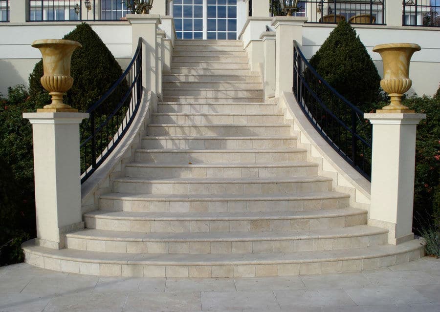 Stone steps outside frost-proof natural stone Levante Crema