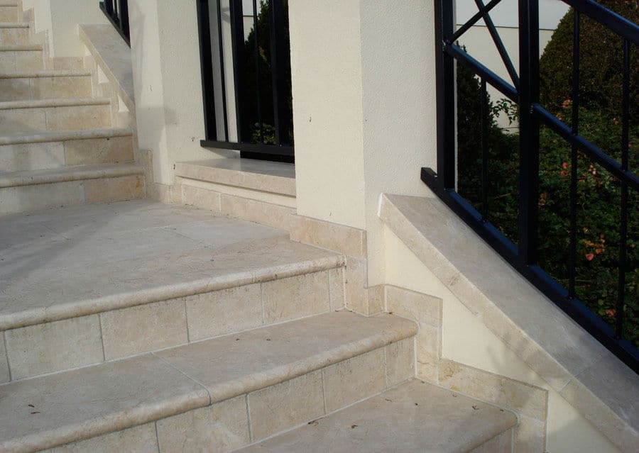 Escaleras de piedra para exteriores Losa Levante Crema