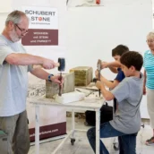 Lange Nacht der Steinmetze bei Schubertstone in 1230 Wien