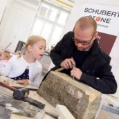 Selbst hämmern und meißeln bei Schubertstone
