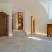 Country house with precious travertine and castle floorboards
