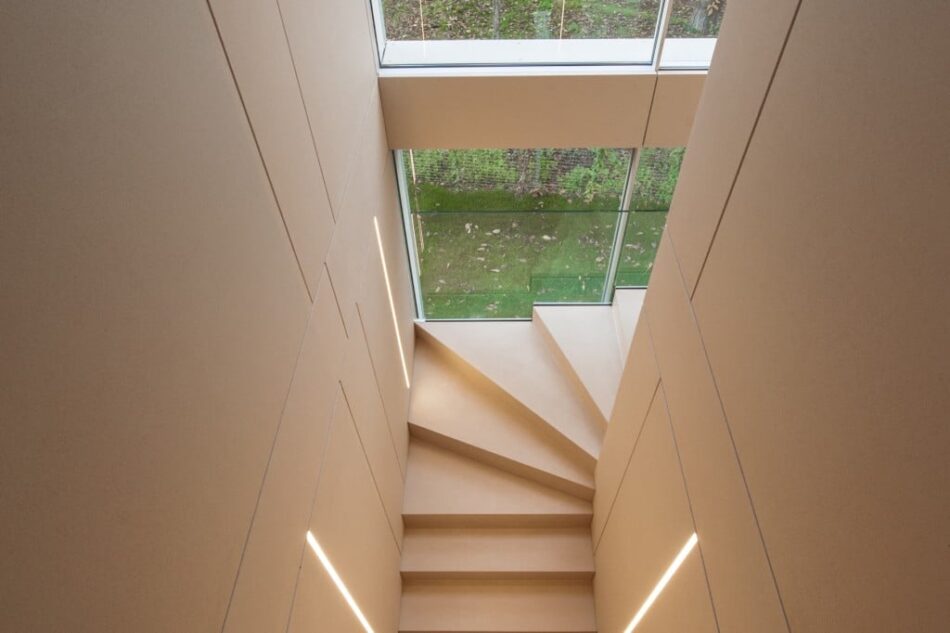 Interior stone staircases - SCHUBERT STONE - Natural stone, porcelain ...