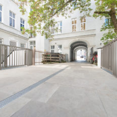 Apartment house Vienna courtyard and passage with Technostein 2cm - 07